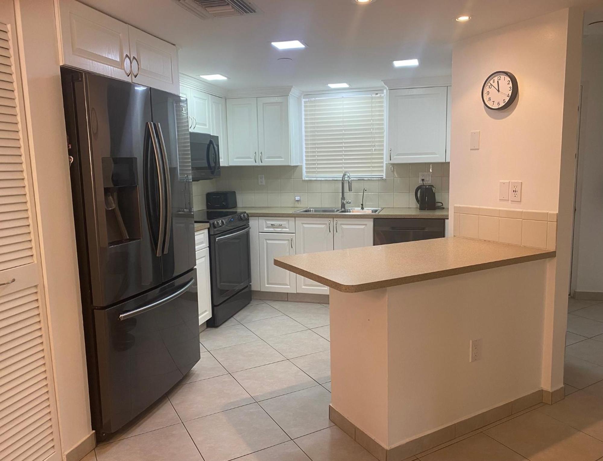 Le Frontenac Villa Sunny Isles Beach Exterior photo