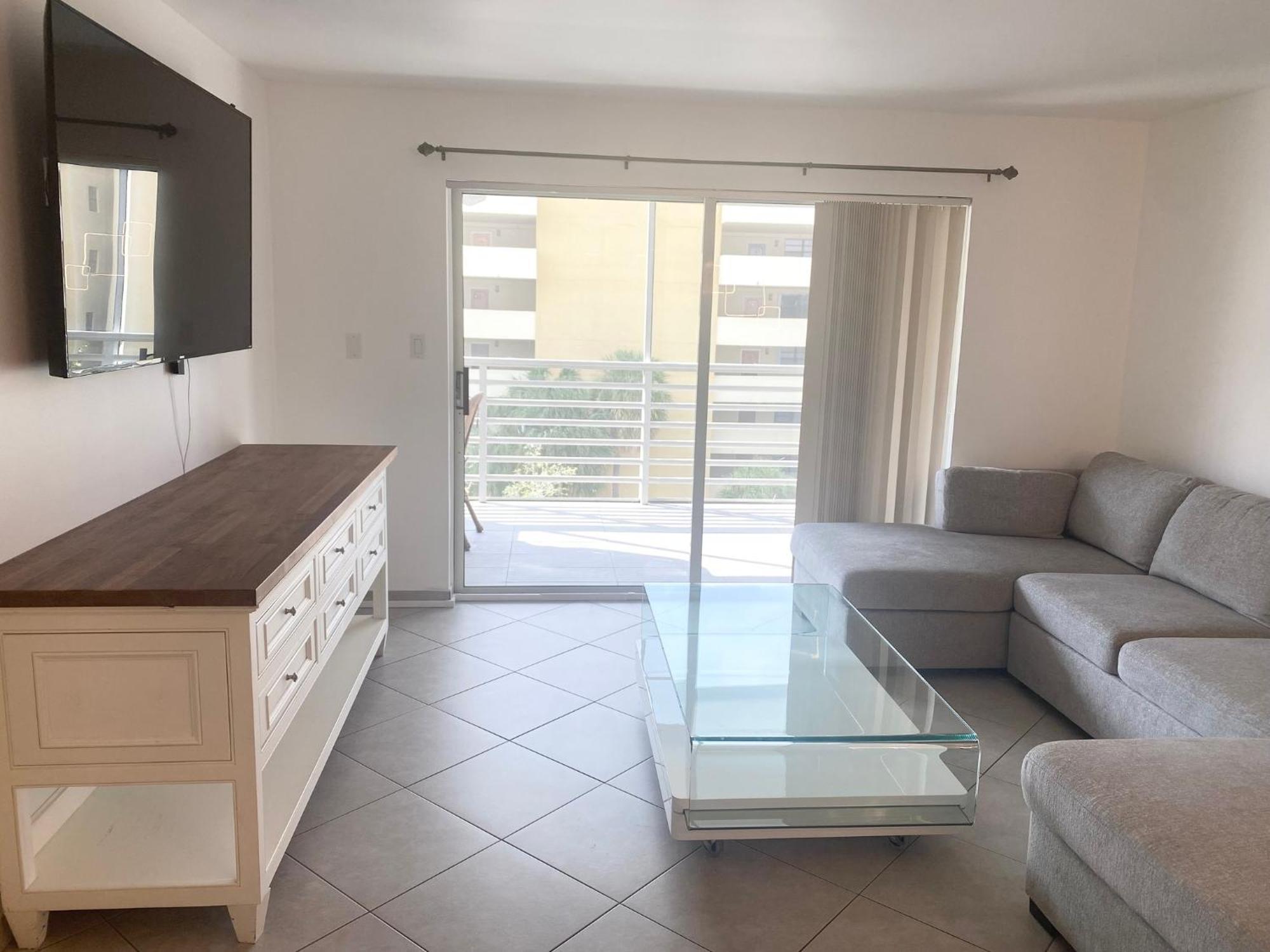 Le Frontenac Villa Sunny Isles Beach Exterior photo