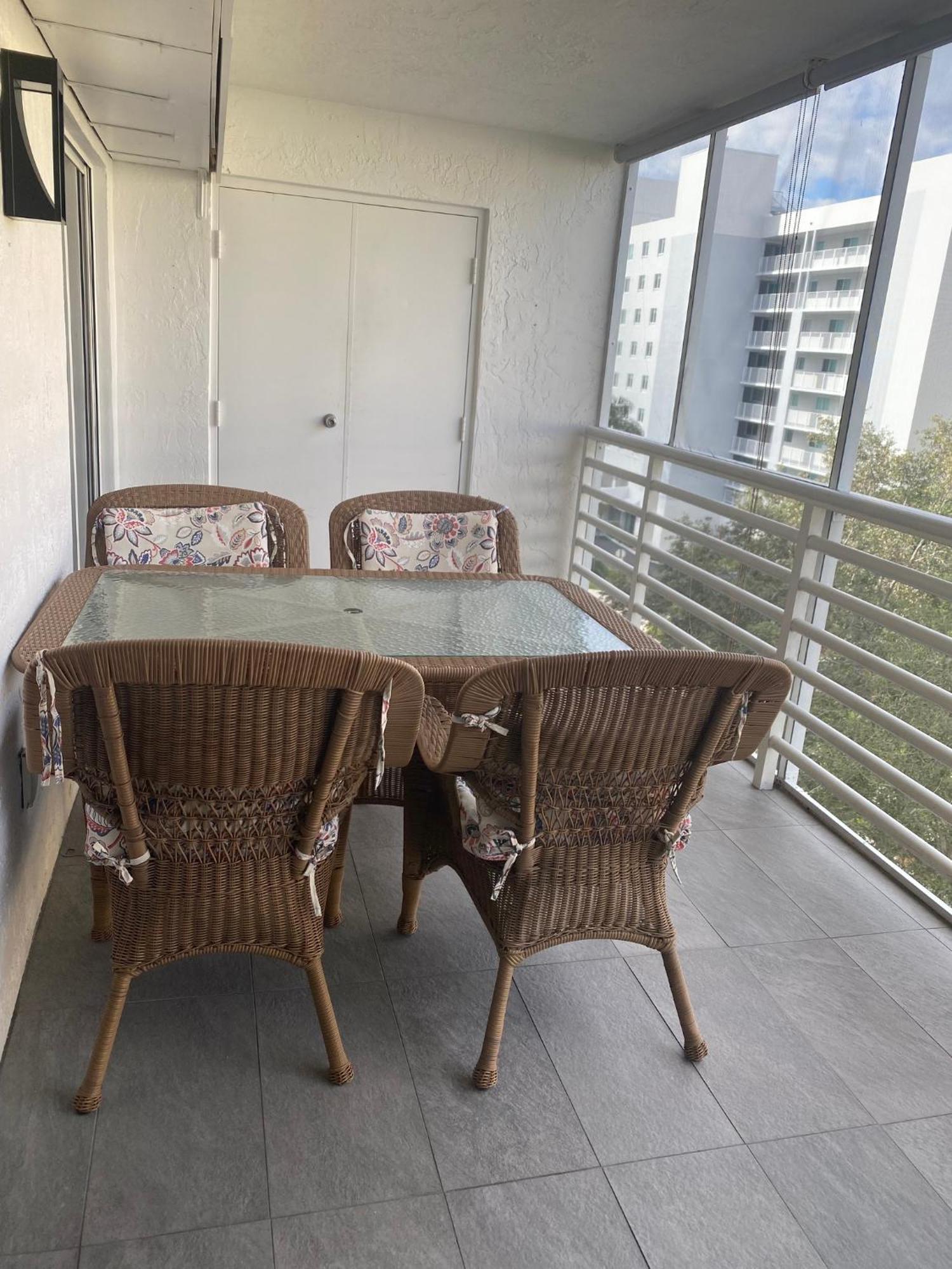 Le Frontenac Villa Sunny Isles Beach Exterior photo