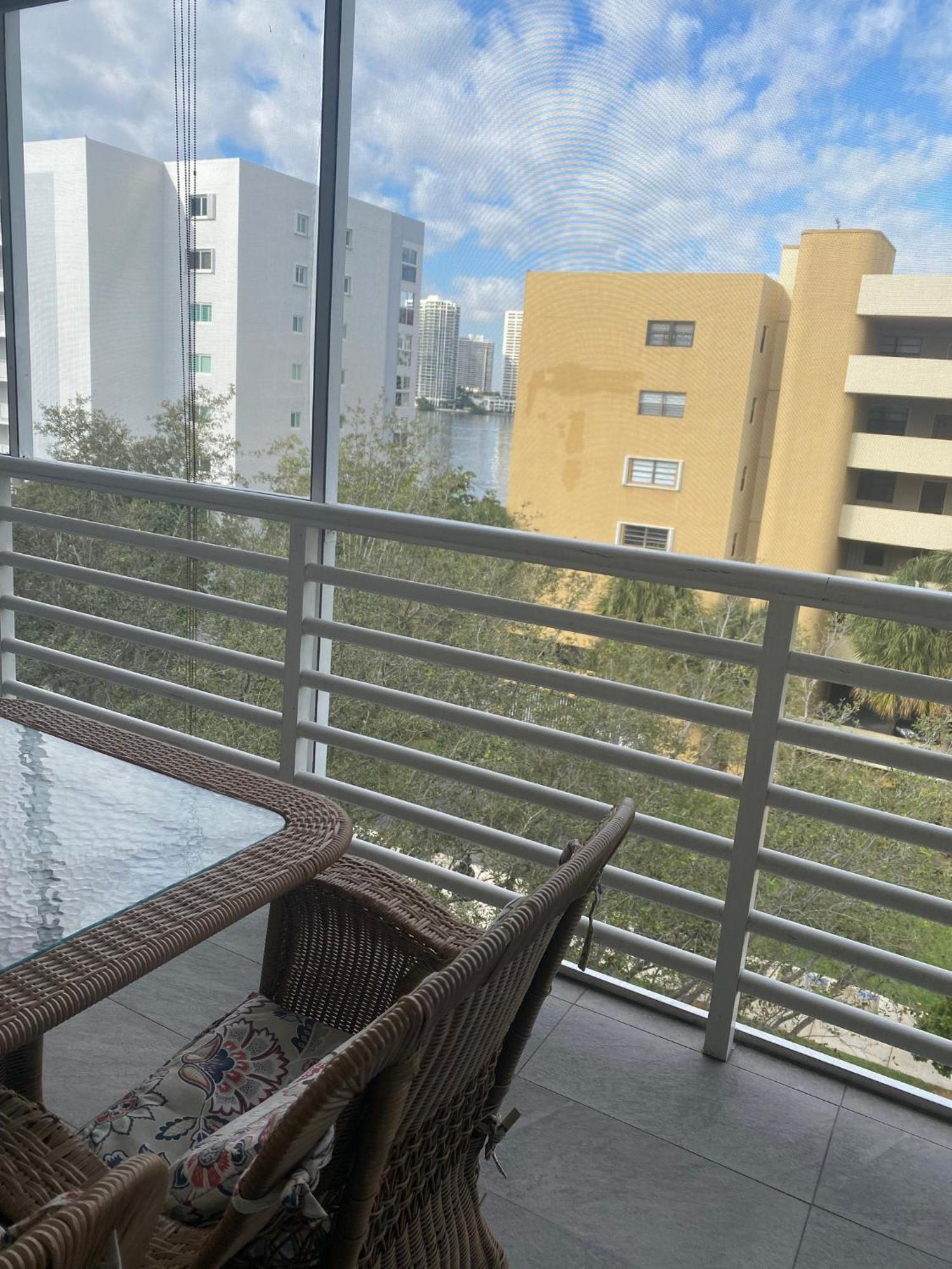 Le Frontenac Villa Sunny Isles Beach Exterior photo