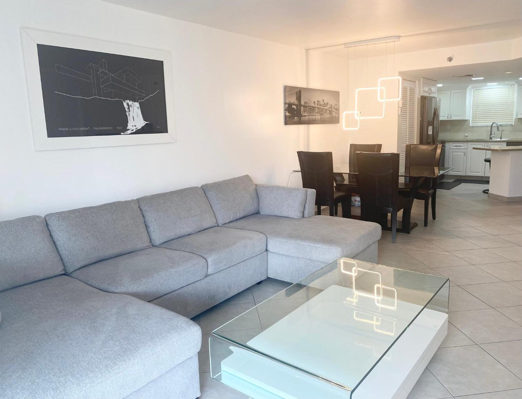 Le Frontenac Villa Sunny Isles Beach Exterior photo